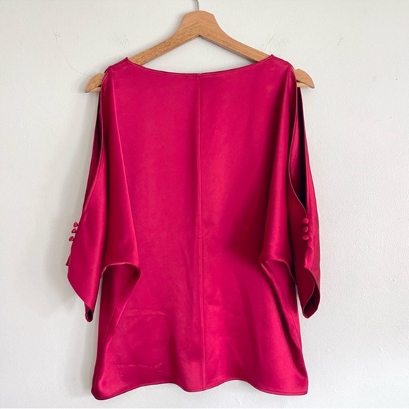 St. John Satin Plunge V Neck Top With Slit Cropped Sleeve Cherry Red Size Small - Picture 3 of 11